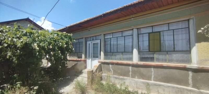 Calugareni (Branistari) Ilfov,de vanzare casa 1.500 mp,cadastru,intabulare